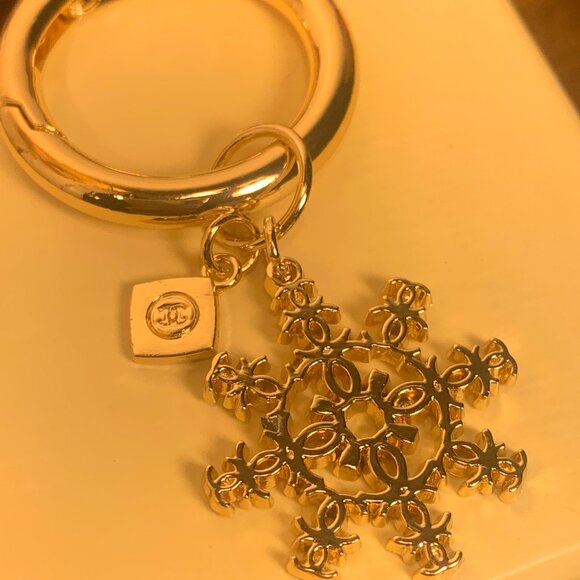 Gift With Purchase CC Charm - Picture 4 of 6